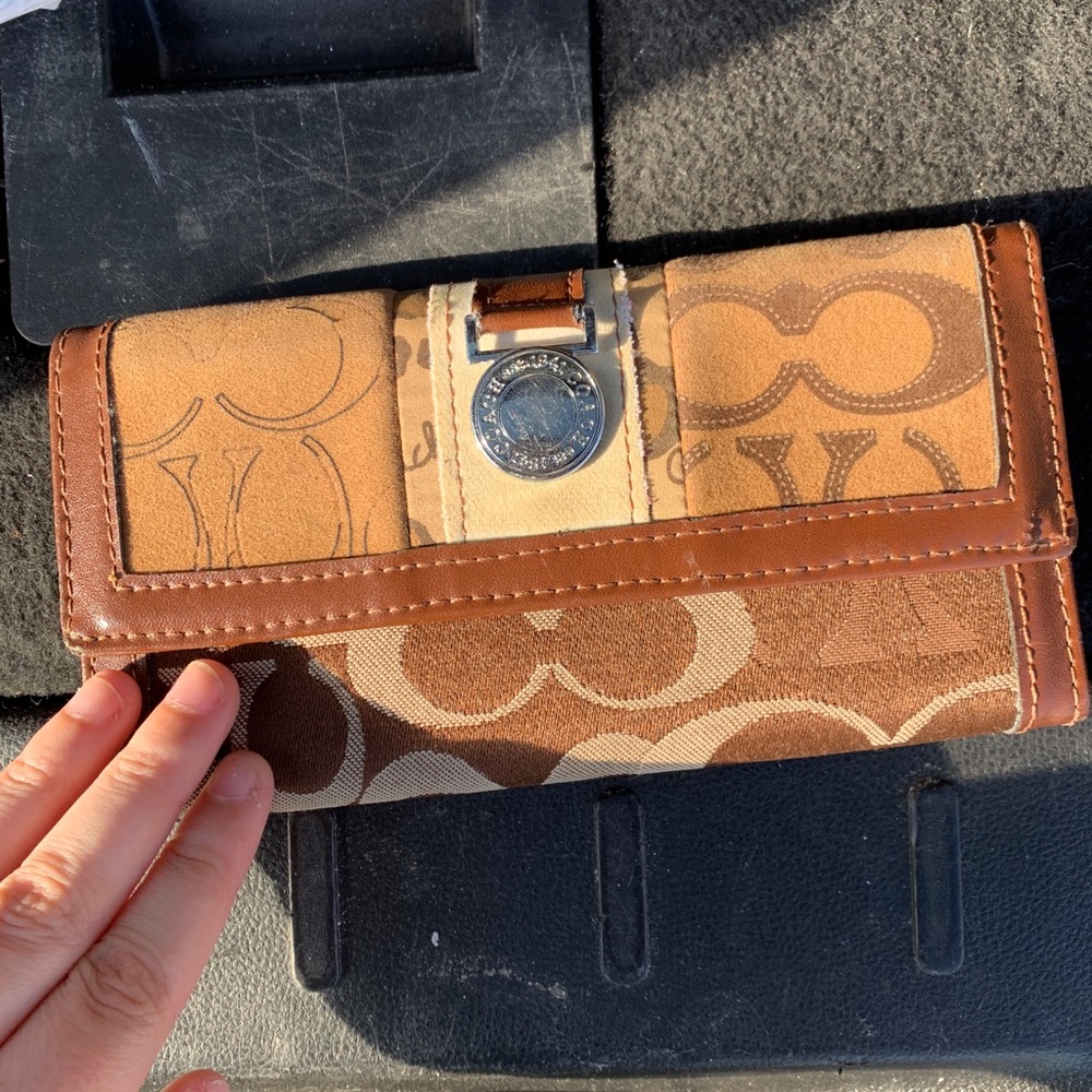 Gently used coach wallet